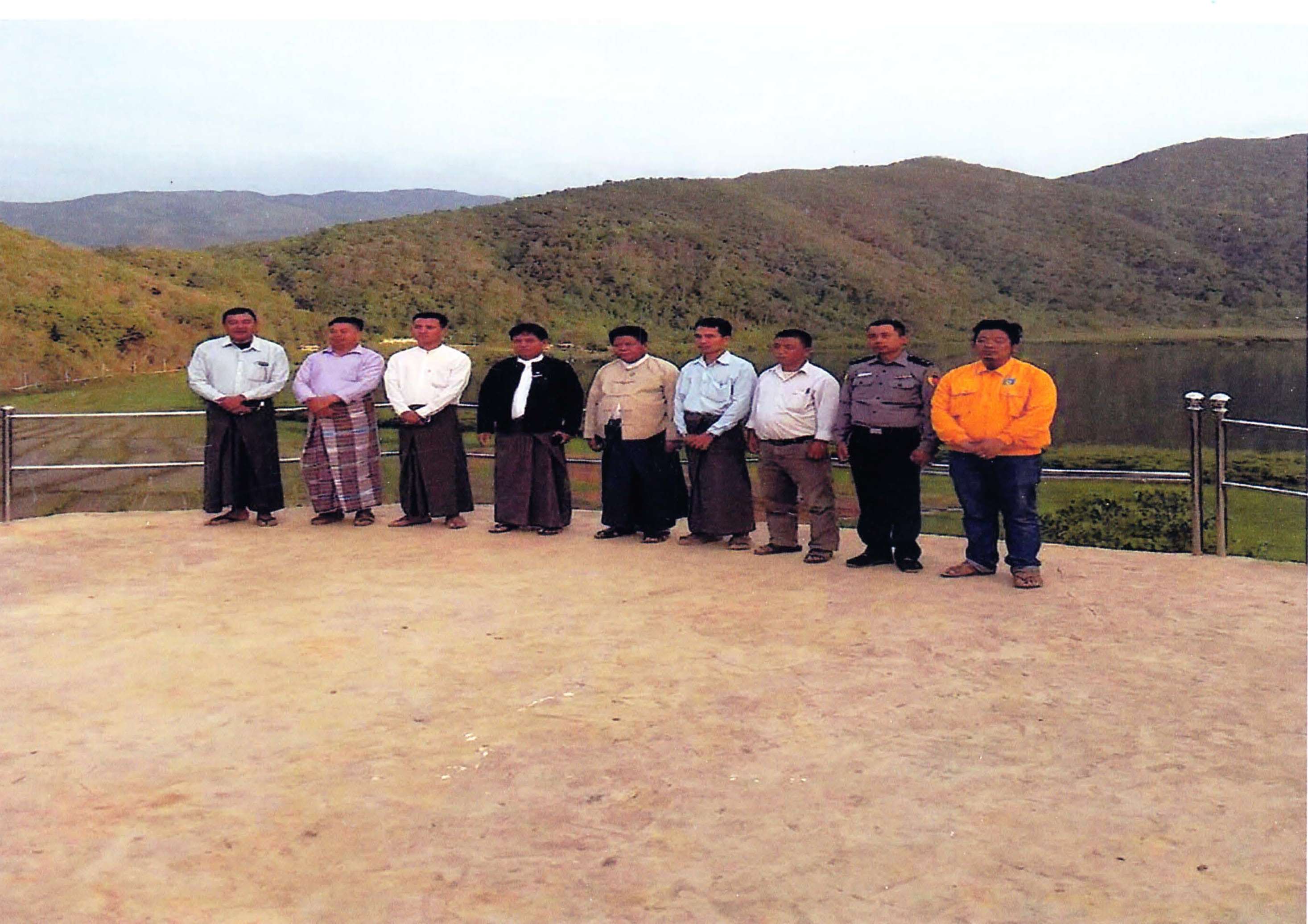 ချင်းပြည်နယ်ဥပဒေချုပ်က ဖလမ်း-တီးတိန်-ရိဒ်နယ်မြေများသို့ သွားရောက်ပြီး ဒေသဖွံ့ဖြိုးရေး လုပ်ငန်းများကို ကွင်းဆင်းစစ်ဆေးဆောင်ရွက်