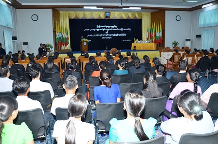 ၂၀၁၈-၂၀၁၉ ပညာသင်နှစ်၊ ပညာသင်ထောက်ပံ့ကြေးပေးအပ်ခြင်း၊ ၂၀၁၇-၂၀၁၈ ပညာသင်နှစ် ပညာရည်ချွန်ဆု ချီးမြှင့်ခြင်းအခမ်းအနားသို့ ပြည်ထောင်စုရှေ့နေချုပ် တက်ရောက် ဂုဏ်ပြုအမှာစကားပြောကြား