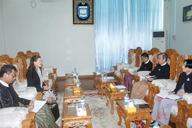 Deputy Attorney General H.E. U Win Myint, on behalf of the Attorney General of the Union receives Ms. Jennifer Smith, Executive Director from International Legal Foundation and delegation