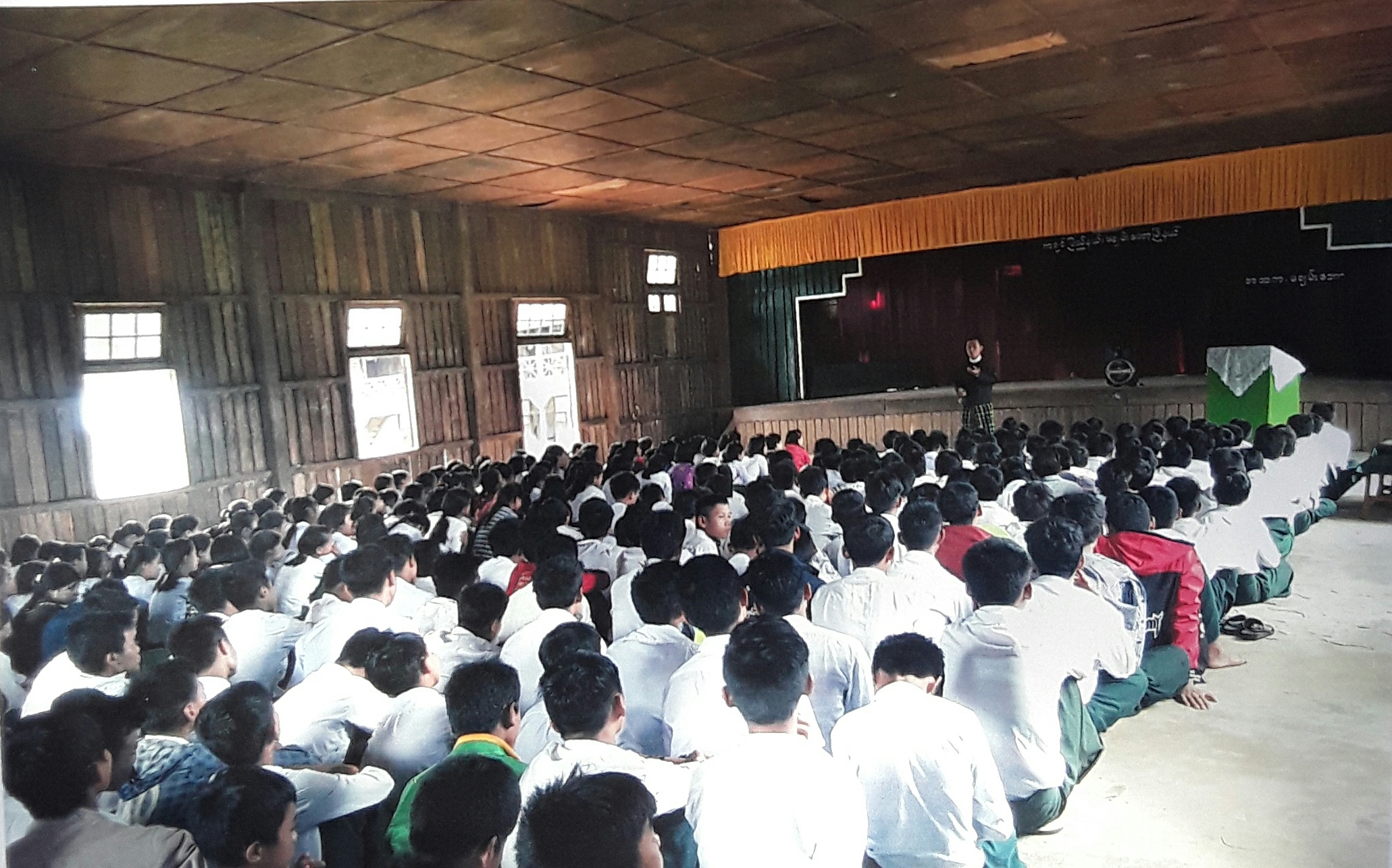 ကချင်ပြည်နယ်၊ ပူတာအိုခရိုင်၊ မချမ်းဘော့မြို့နယ် အ.ထ.က.မချမ်းဘော့ စာသင်ကျောင်းတွင် ဥပဒေအသိပညာပေးဟောပြော