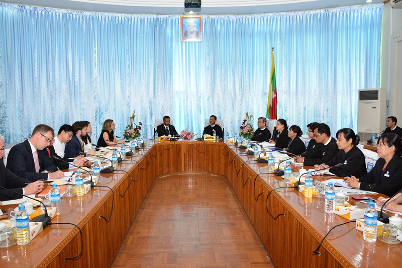 ပြည်ထောင်စုရှေ့နေချုပ် ဦးထွန်းထွန်းဦး – UK အစိုးရ၏ နည်းပညာအကူအညီပေးရေးအစီအစဉ်ကို အကောင်အထည်ဖော်နေသည့် PwC Consulting မှ အဖွဲ့ခေါင်းဆောင်ဦးဆောင်သော ကိုယ်စားလှယ်အဖွဲ့အား လက်ခံတွေ့ဆုံ