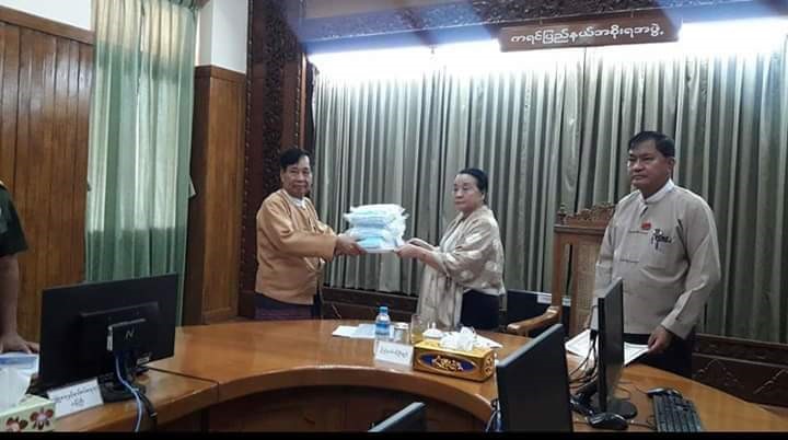 ပါရမီဖြည့်ဖက်          ညီအစ်မများ(နေပြည်တော်) ကိုယ်စား ကရင်ပြည်နယ်ဥပဒေချုပ်မှ Mask များ လှူဒါန်းခြင်း