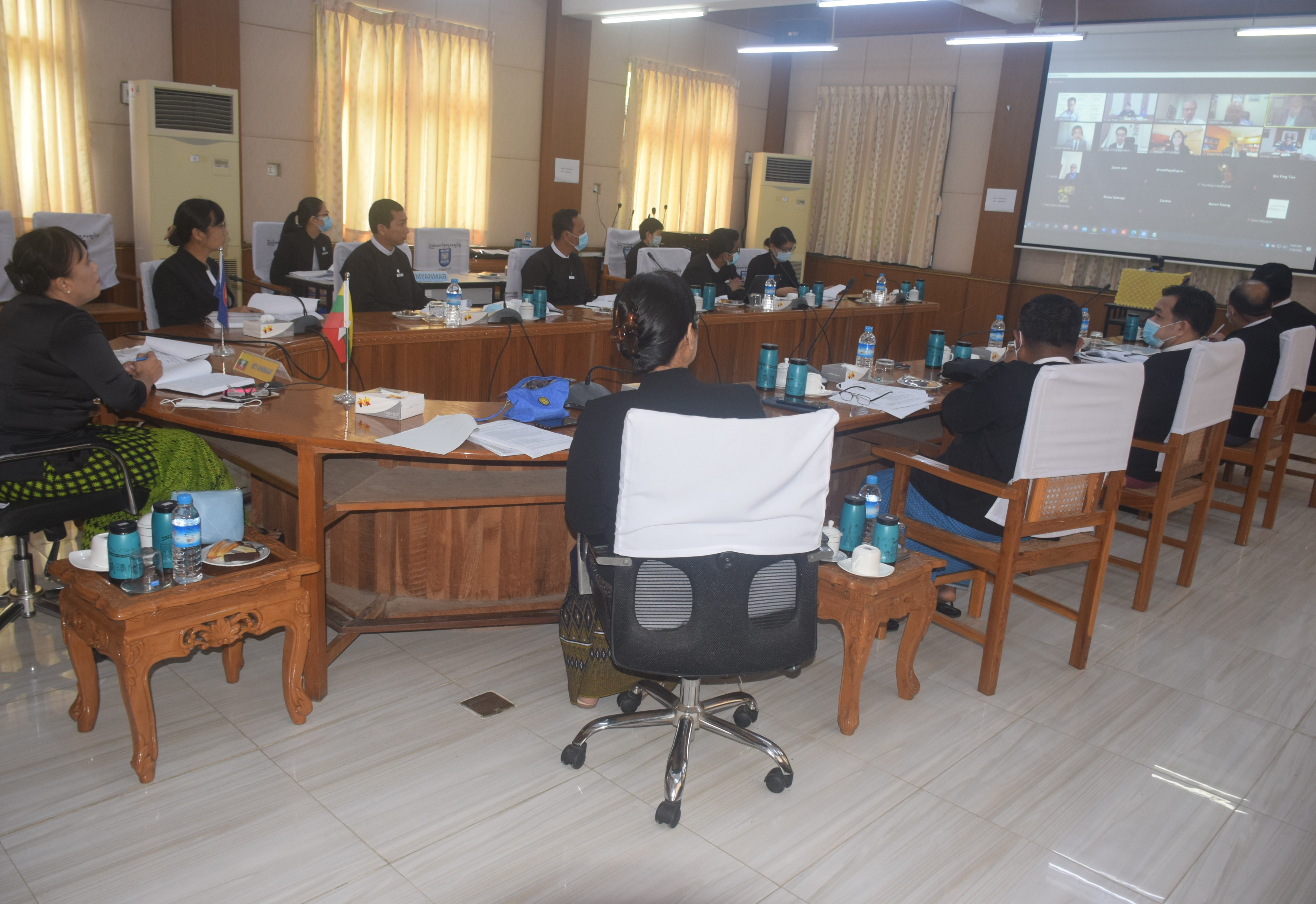 အာဆီယံဥပဒေအသင်း (ASEAN Law Institute) အုပ်ချုပ်မှုအဖွဲ့ ၏ တတိယအကြိမ် အစည်းအဝေးသို့ ပြည်ထောင်စုရှေ့နေချုပ်ရုံးမှ   တက်ရောက်ဆွေးနွေး