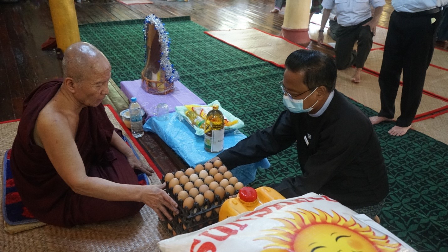 လှူဖွယ်ဝတ္တုပစ္စည်းများနှင့် နဝကမ္မအလှူငွေများ ဆက်ကပ် လှူဒါန်း