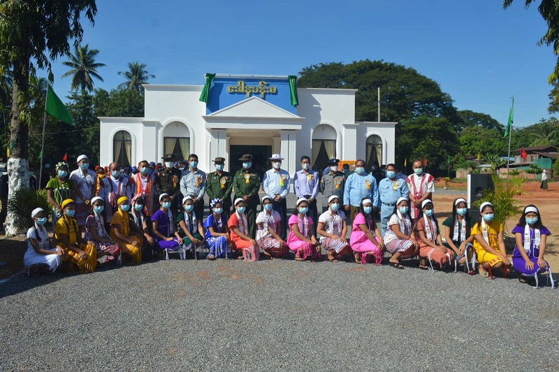 ဒေါနခန်းမသစ်ဖွင့်ပွဲအခမ်းအနားတက်ရောက်