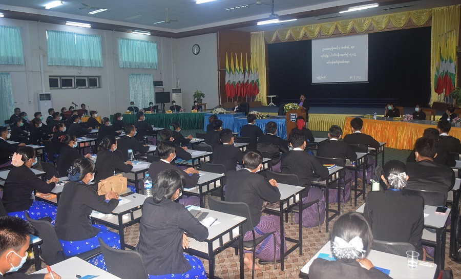 ဥပဒေအရာရှိအဆင့်-၄ (အစမ်းခန့်)များ လုပ်ငန်းခွင်ဝင် သင်တန်းအမှတ်စဉ် ၁/၂၀၂၂ သင်တန်းဆင်းပွဲ အခမ်းအနားကျင်းပ