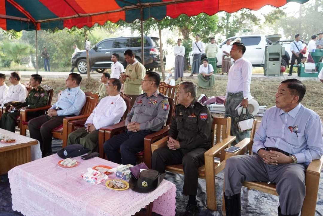 နေကြာစိုက်ပျိုးခြင်း ကွင်းသရုပ်ပြပွဲတက်ရောက်