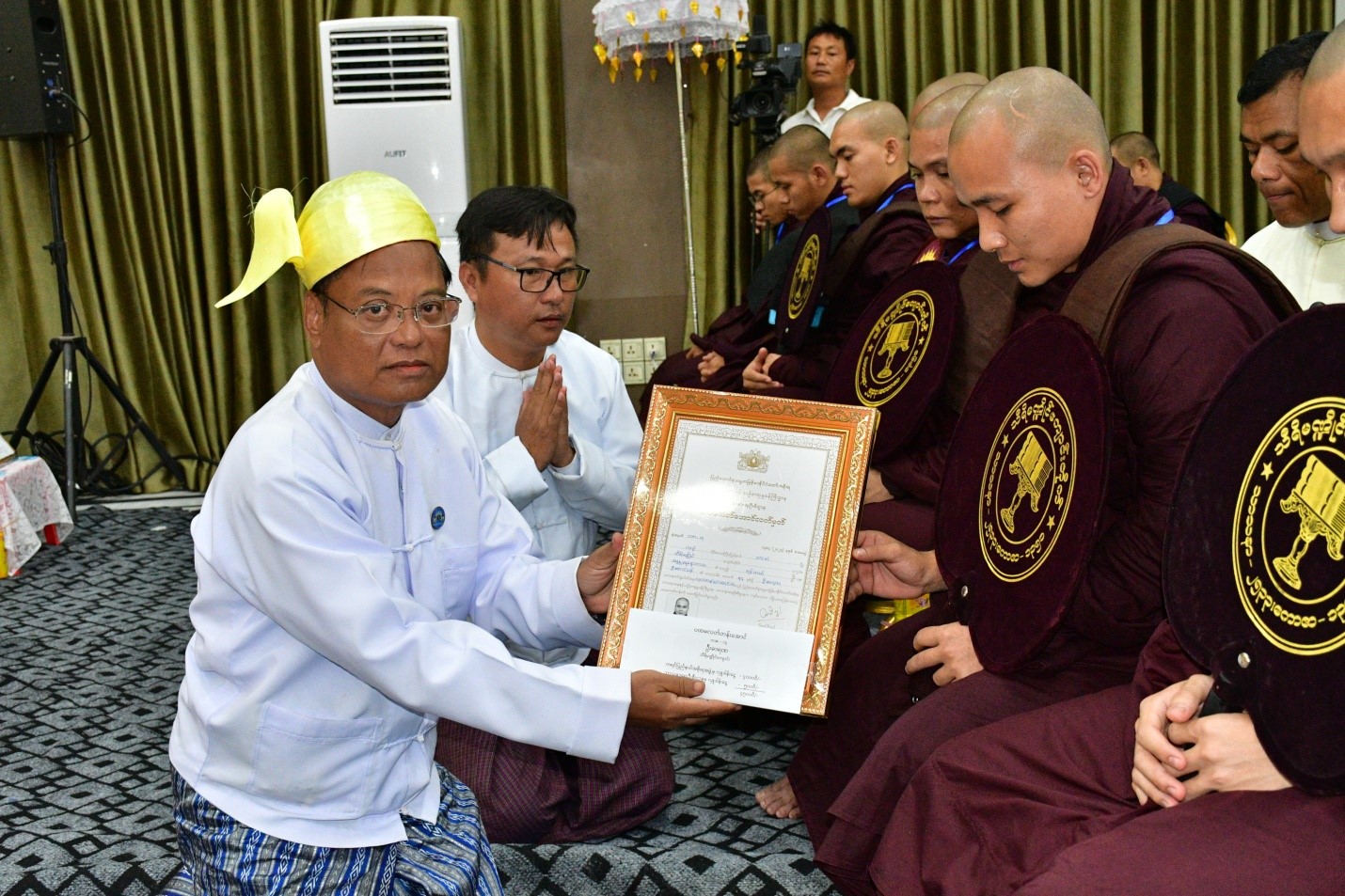 စူဠဘွဲ့နှင်းသဘင်အခမ်းအနားနှင့် ဆွမ်းဆန်စိမ်းလောင်းလှူပွဲ အခမ်းအနားတက်ရောက်